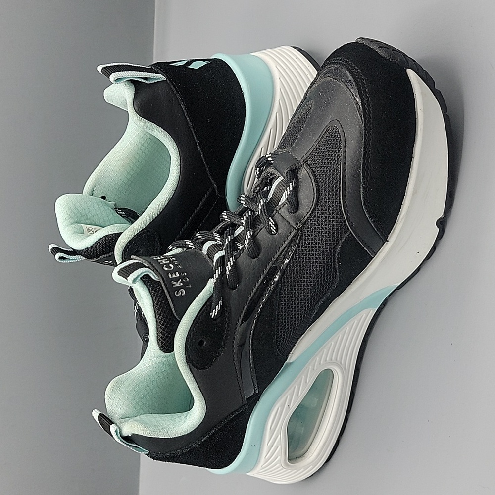 Skechers Street Los Angeles Black Size 8